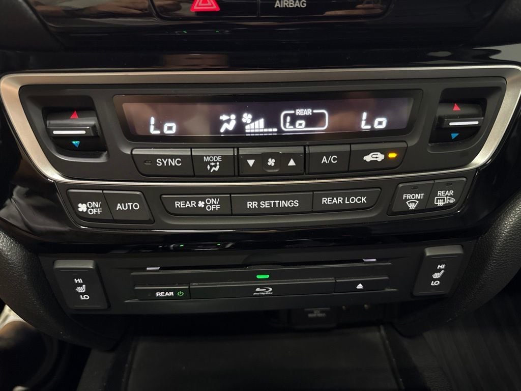 2016 Honda Pilot AWD 4dr Touring w/RES & Navi - 23080688 - 18