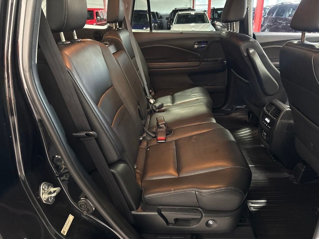 2016 Honda Pilot AWD 4dr Touring w/RES & Navi - 23080688 - 28