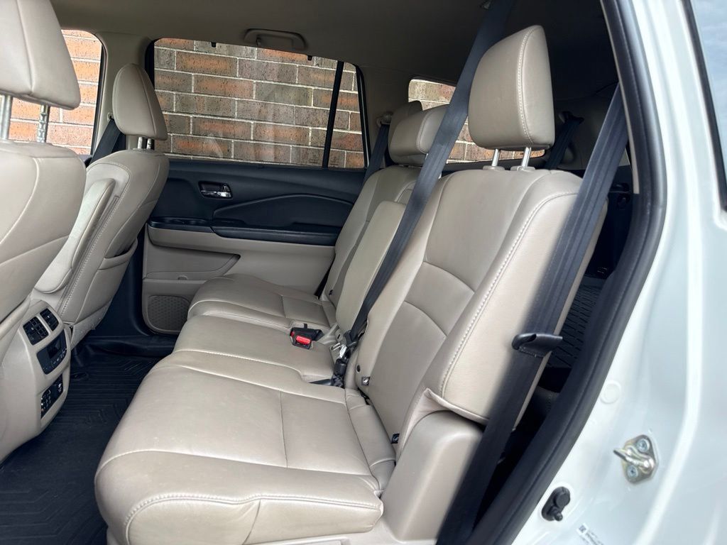 2016 Honda Pilot AWD 4dr Touring w/RES & Navi - 23081588 - 8