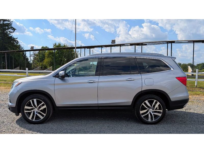 2016 Honda Pilot Touring photo 4