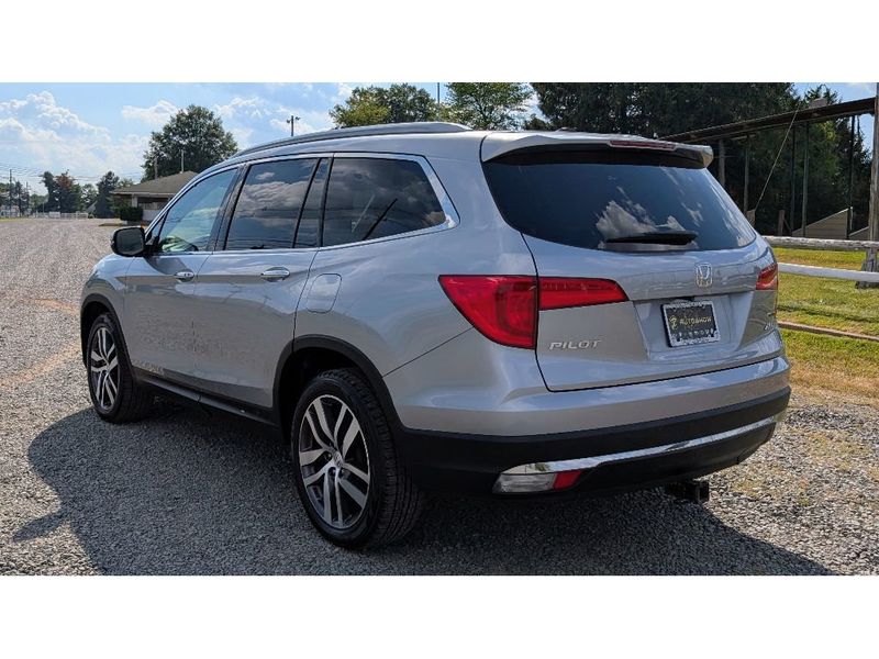 2016 Honda Pilot Touring photo 5