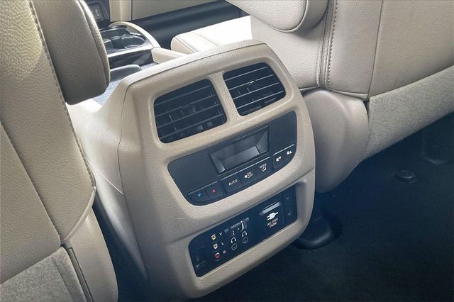 2016 Honda Pilot AWD 4dr Touring w/RES & Navi - 22946854 - 32