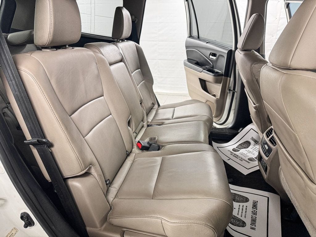 2016 Honda Pilot AWD 4dr Touring w/RES & Navi - 22981015 - 11