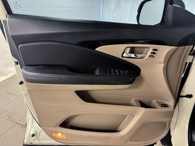2016 Honda Pilot AWD 4dr Touring w/RES & Navi - 22981015 - 15