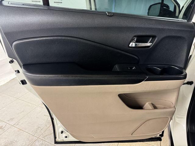 2016 Honda Pilot AWD 4dr Touring w/RES & Navi - 22981015 - 16