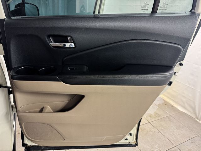 2016 Honda Pilot AWD 4dr Touring w/RES & Navi - 22981015 - 17