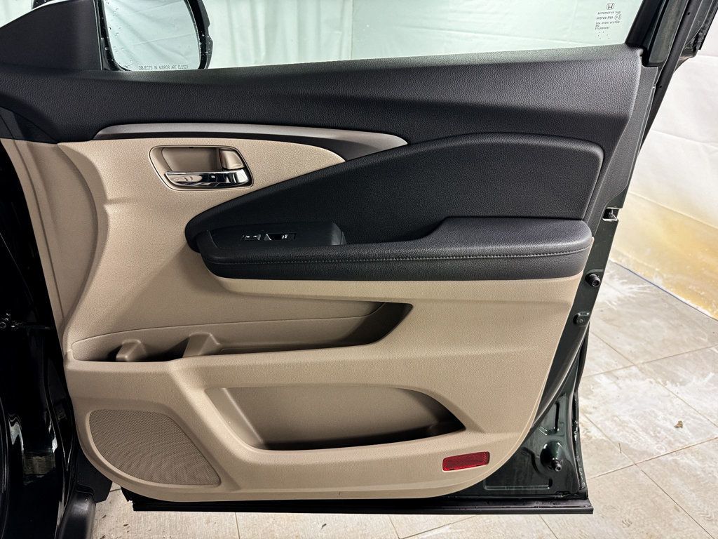 2016 Honda Pilot EXL 4WD - 22974069 - 16