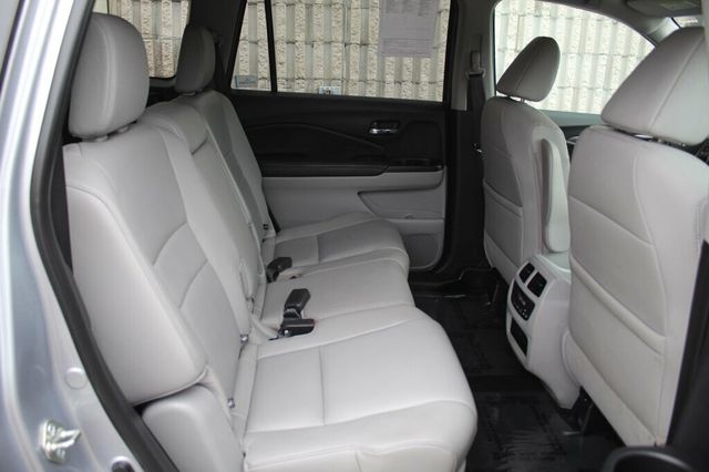 2016 Honda Pilot ONE OWNER AWD EXL W/ NAVIGATION, LEATHER, MOONROOF - 22934344 - 9