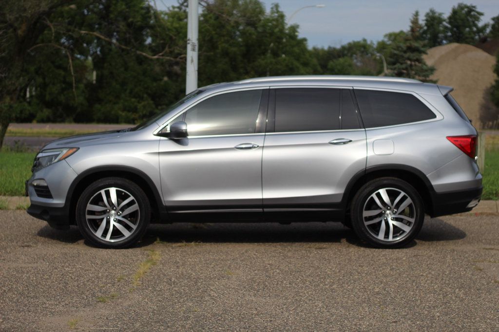 2016 Honda Pilot Elite photo 17