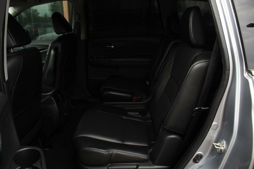 2016 Honda Pilot Elite photo 26