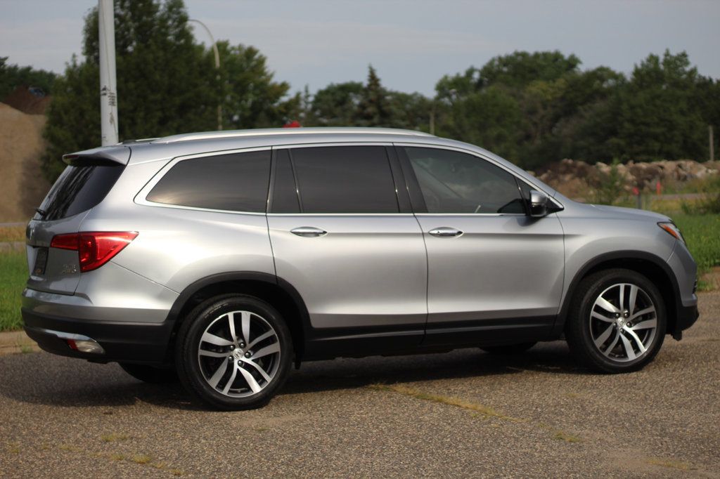 2016 Honda Pilot Elite photo 3