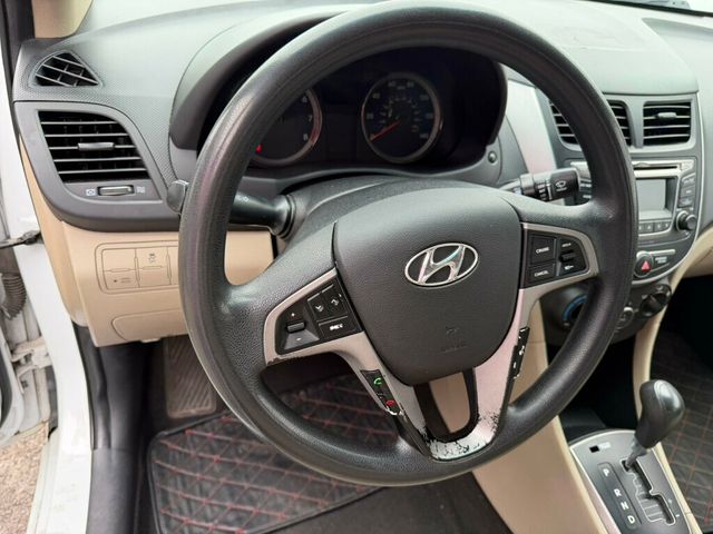 2016 Hyundai Accent  - 23019614 - 16