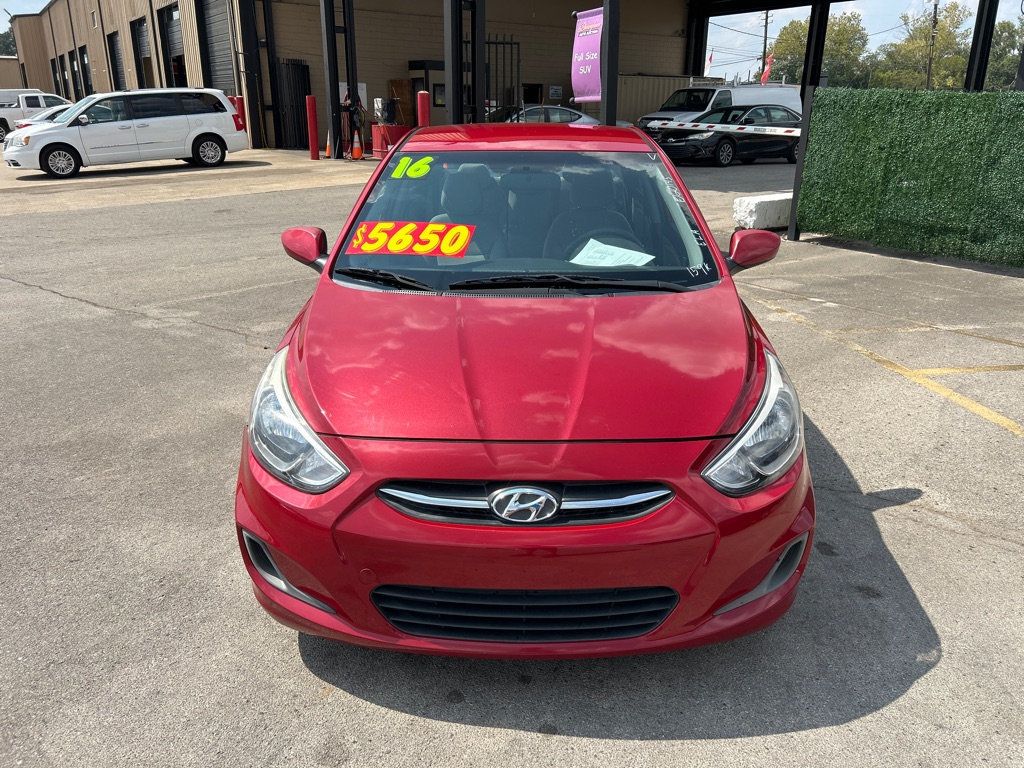 2016 Hyundai Accent SE photo 2