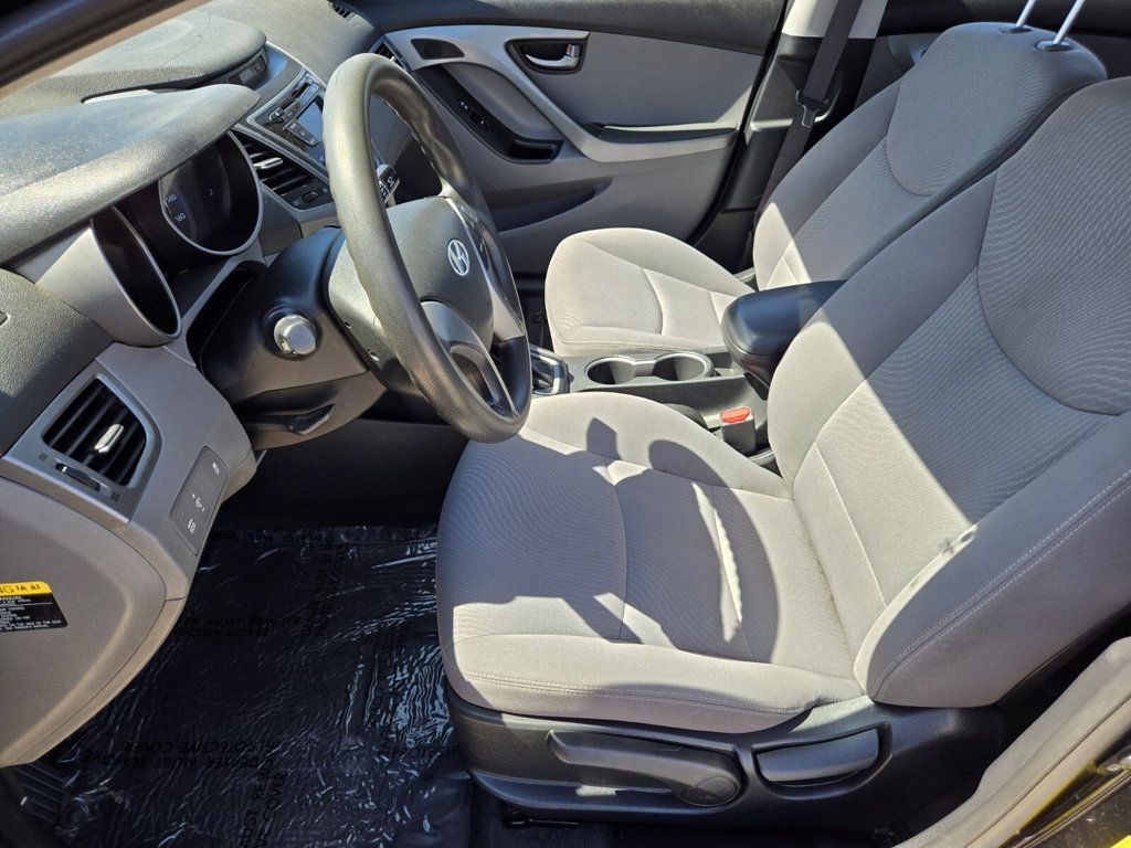 2016 Hyundai Elantra 4dr Sedan Automatic SE - 22957795 - 5