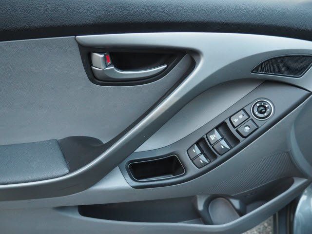 2016 Hyundai Elantra 4dr Sedan Automatic SE - 18487882 - 17