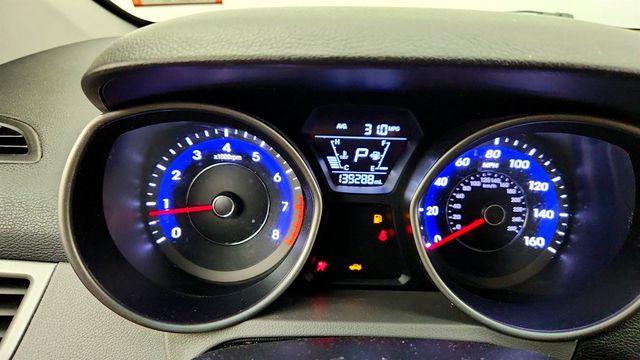 2016 Hyundai Elantra 4dr Sedan Automatic SE - 23014228 - 12