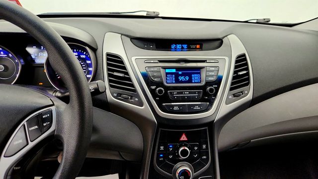 2016 Hyundai Elantra 4dr Sedan Automatic SE - 23014228 - 15