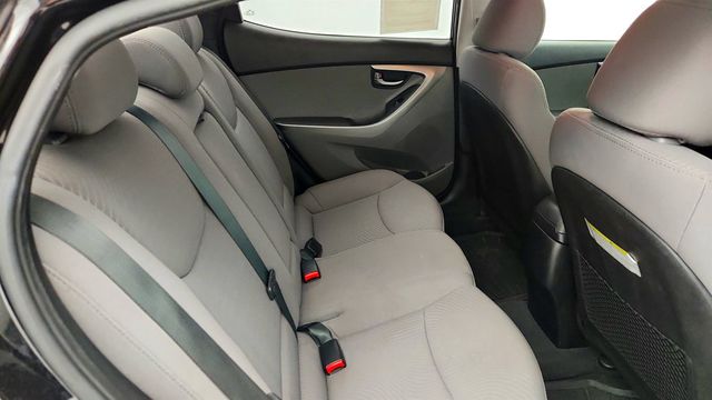 2016 Hyundai Elantra 4dr Sedan Automatic SE - 23014228 - 19