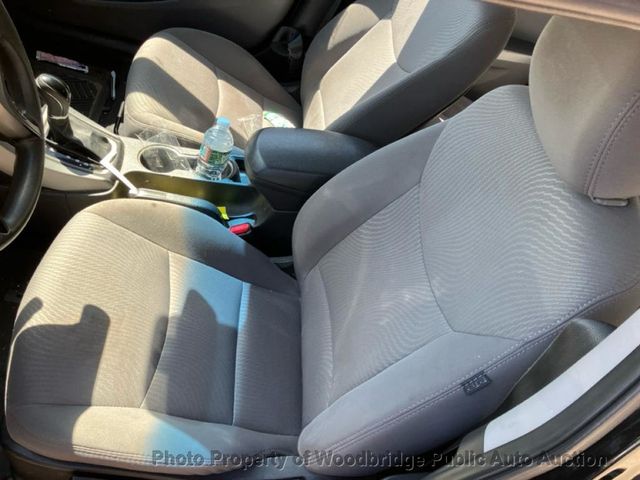 2016 Hyundai Elantra SE - 22930726 - 10