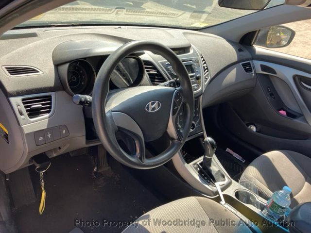 2016 Hyundai Elantra SE - 22930726 - 12
