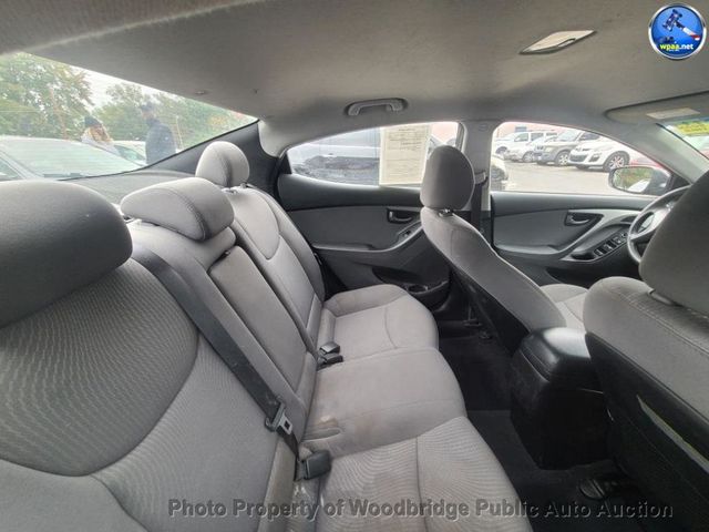 2016 Hyundai Elantra SE - 22930726 - 4