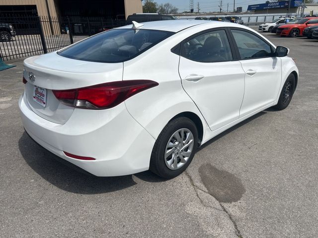 2016 Hyundai Elantra SE - 23003152 - 3