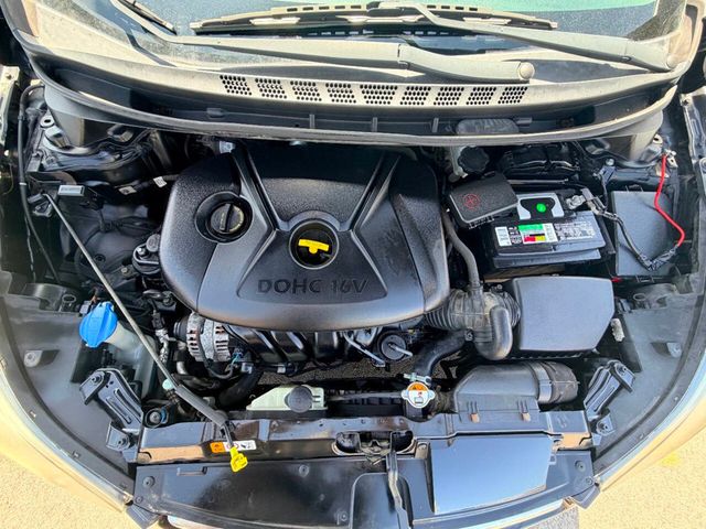 2016 Hyundai Elantra SE 4dr Sedan 6A (US) - 23016874 - 9