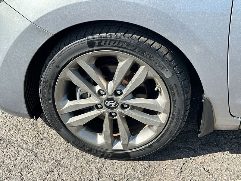 2016 Hyundai Elantra GT 5dr Hatchback Automatic - 23019448 - 11
