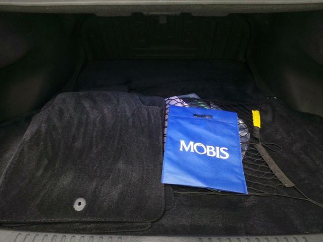 2016 Hyundai Equus 4dr Sedan Signature - 15400109 - 9