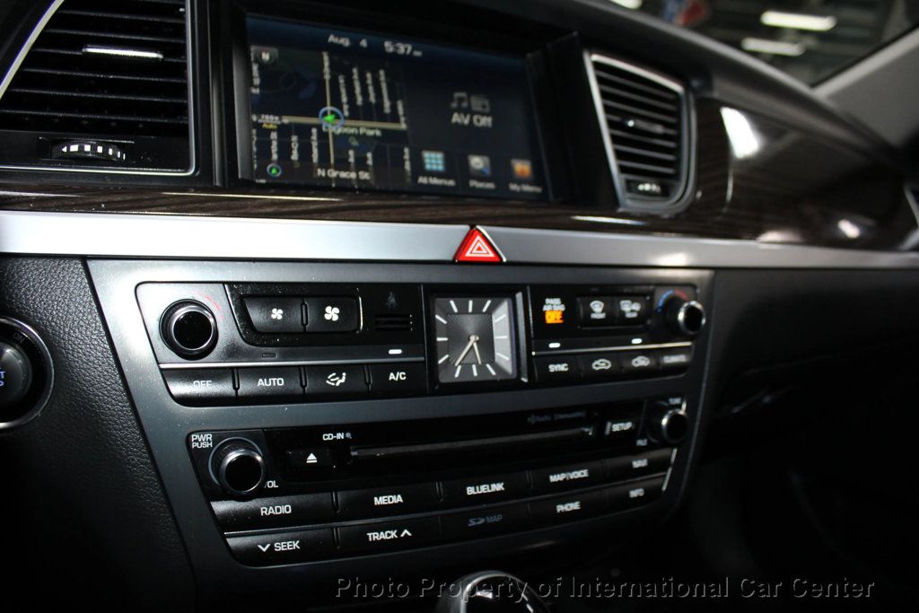 2016 Hyundai Genesis 3.8 photo 15