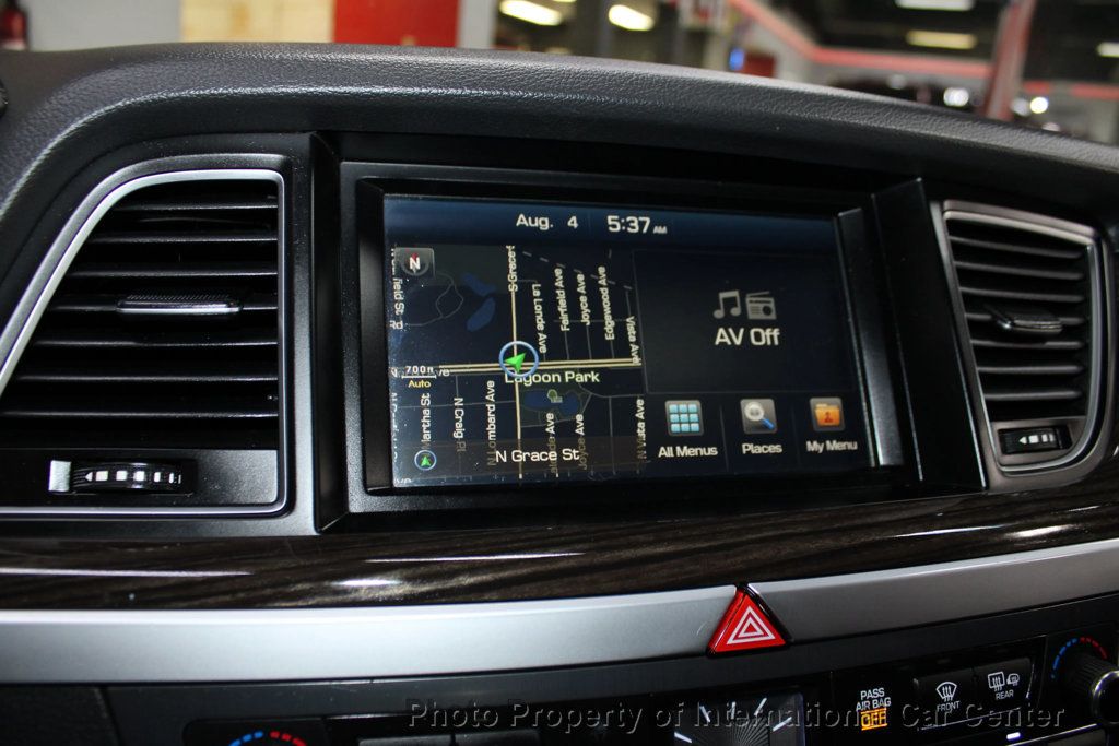 2016 Hyundai Genesis 3.8 photo 16