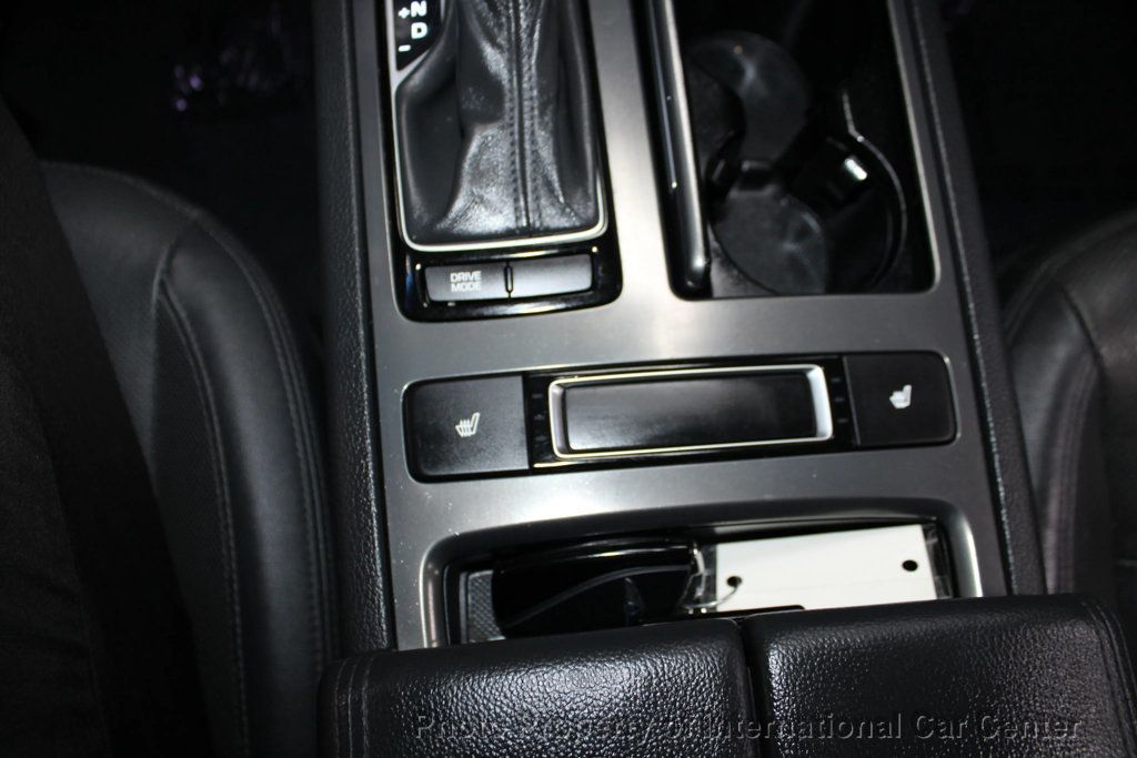 2016 Hyundai Genesis 3.8 photo 19