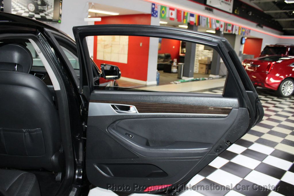 2016 Hyundai Genesis 3.8 photo 26
