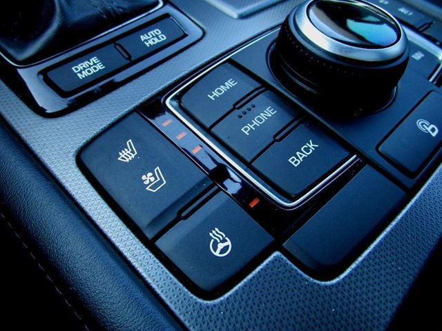 2016 Hyundai Genesis 4dr Sedan V6 3.8L AWD - 22992497 - 24