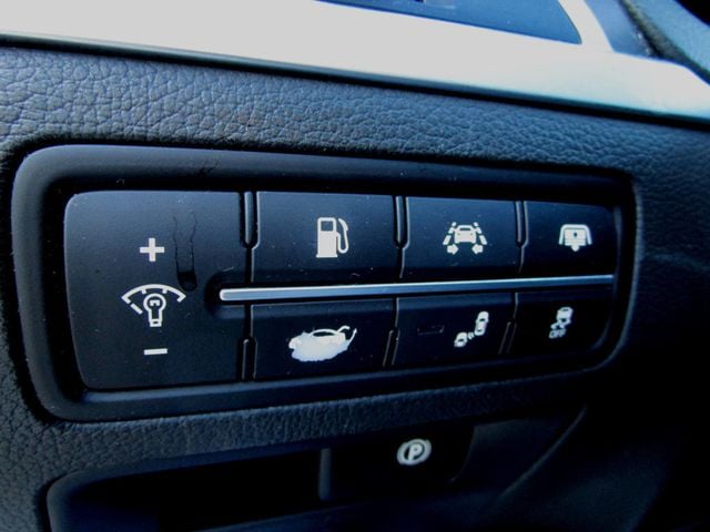 2016 Hyundai Genesis 4dr Sedan V6 3.8L AWD - 22992497 - 25