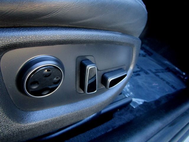 2016 Hyundai Genesis 4dr Sedan V6 3.8L AWD - 22992497 - 29