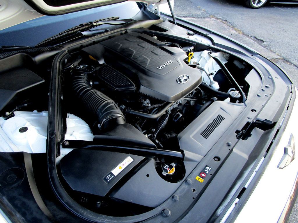 2016 Hyundai Genesis 4dr Sedan V6 3.8L AWD - 22992497 - 36