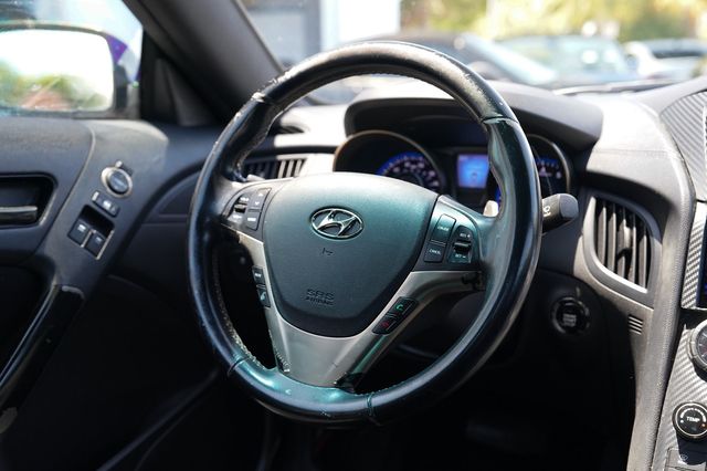 2016 Hyundai Genesis Coupe  - 23047428 - 25