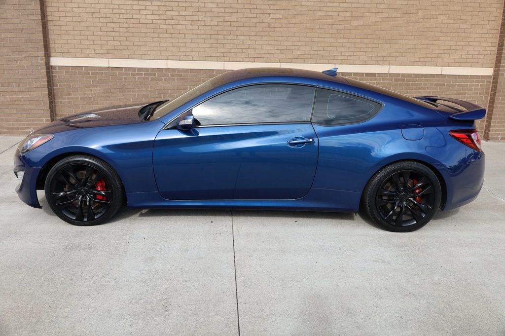 2016 Hyundai Genesis Coupe Ultimate photo 3