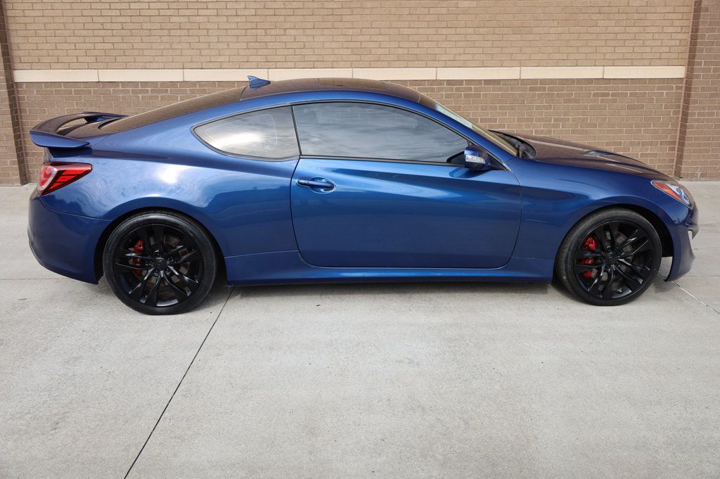 2016 Hyundai Genesis Coupe Ultimate photo 4