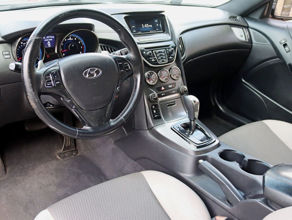2016 Hyundai Genesis Coupe Ultimate photo 11