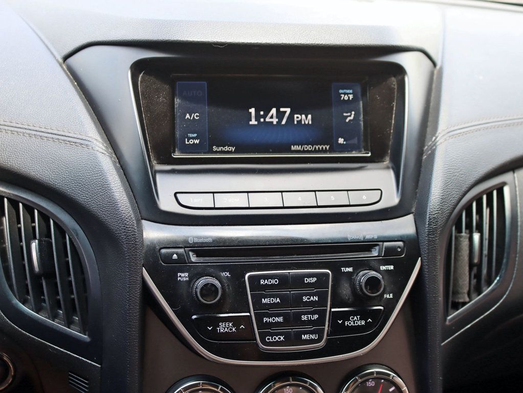 2016 Hyundai Genesis Coupe Ultimate photo 14
