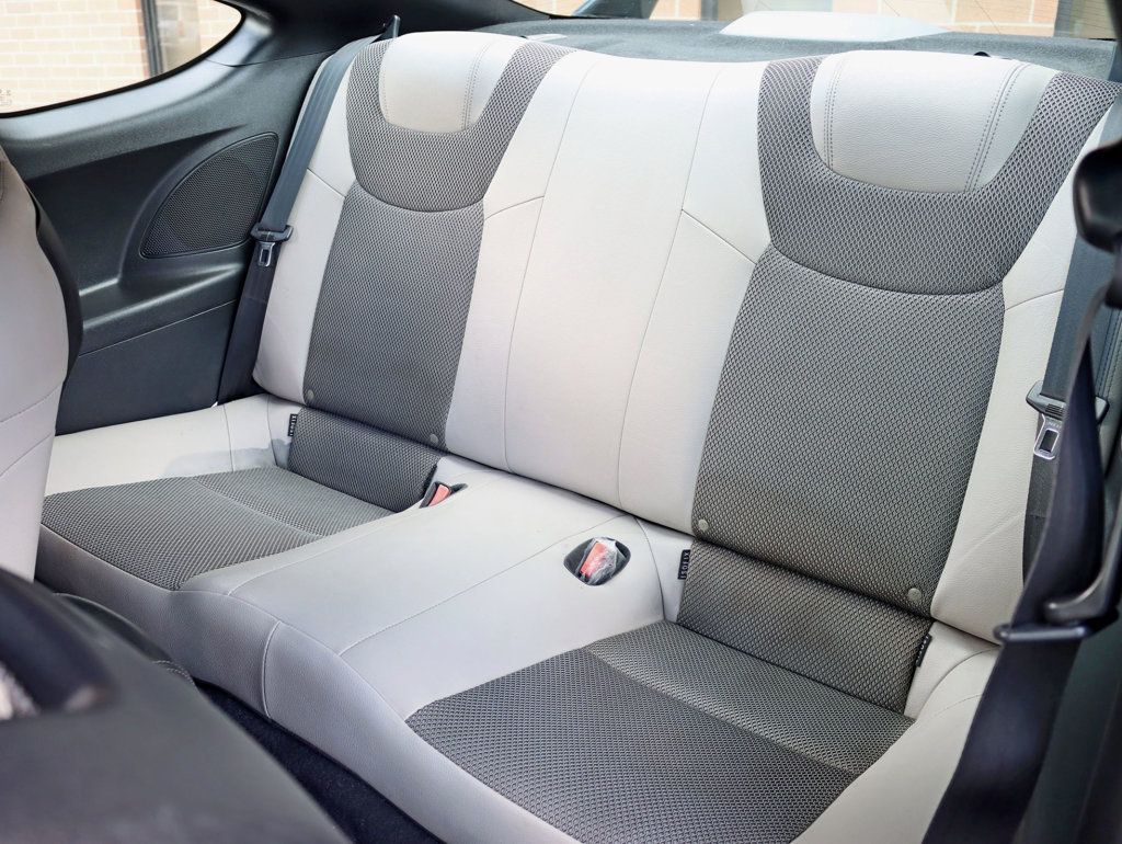 2016 Hyundai Genesis Coupe Ultimate photo 20