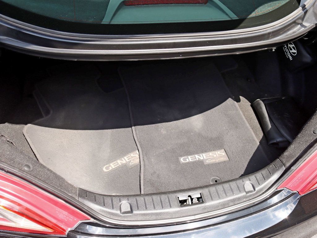 2016 Hyundai Genesis Coupe Ultimate photo 24