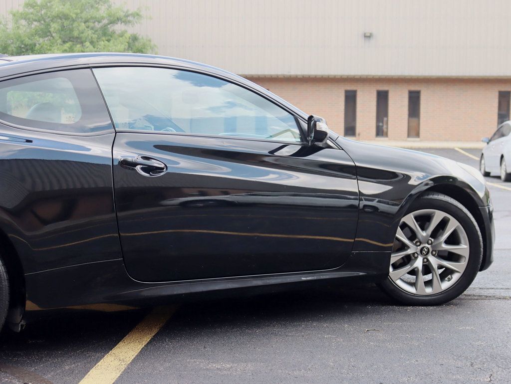2016 Hyundai Genesis Coupe Ultimate photo 4