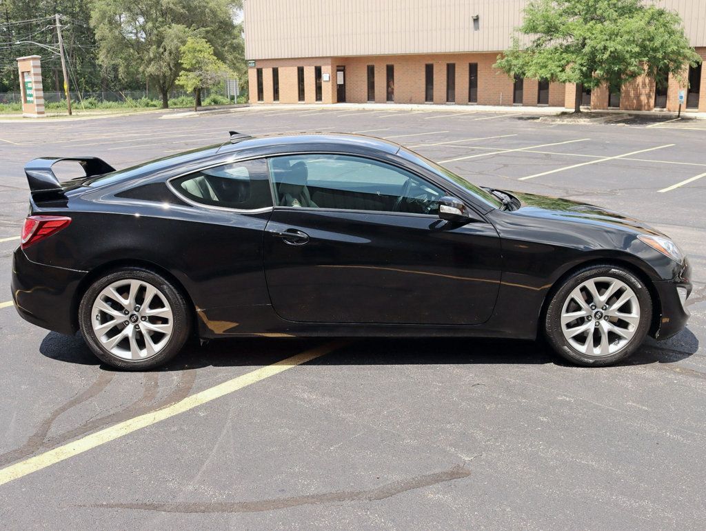 2016 Hyundai Genesis Coupe Ultimate photo 8