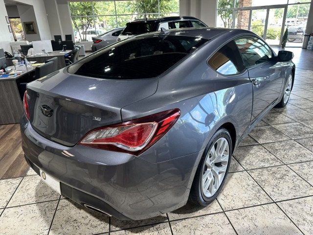 2016 Hyundai Genesis Coupe photo 4