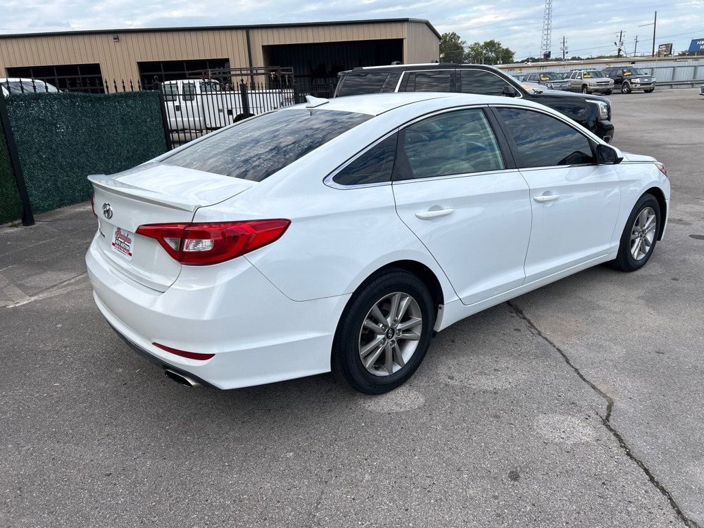 2016 Hyundai Sonata Base photo 2