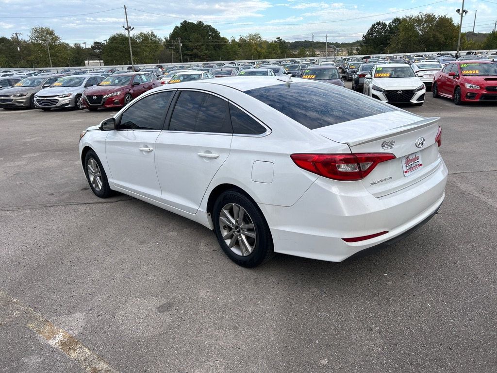 2016 Hyundai Sonata Base photo 4