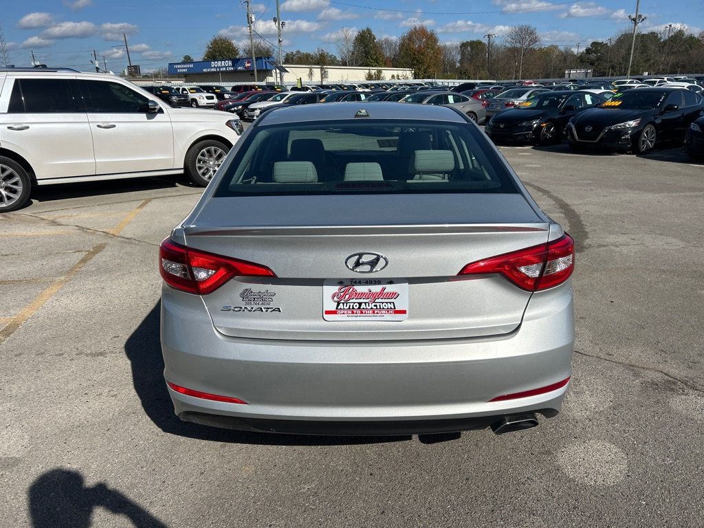 2016 Hyundai Sonata Base photo 4